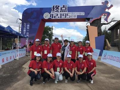 教育之光閃耀賽道——碾子山教育系統傾力助跑家鄉“山馬”賽事